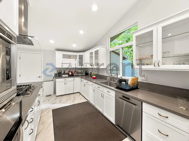 20520 Rhoda St #1 — Photo 19