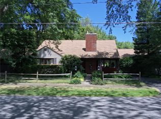 27 Lowell Pl, Fredonia, NY