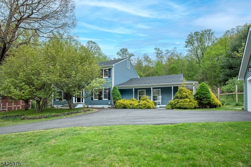 1st image of 119 Turtleback Rd