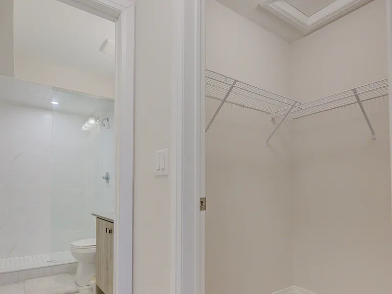 585 Colborne St E #611 — Photo 32