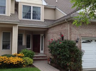 51 Trotters Ln, Allendale, NJ 07401