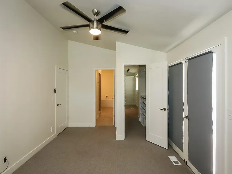 1580 E Sunnyside Ave — Photo 12
