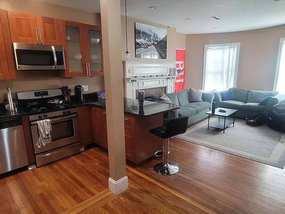 31 Saint Lukes Rd #4A