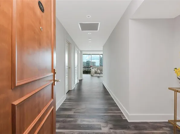 700 Park Regency Pl NE APT 2202, Atlanta, GA 30326