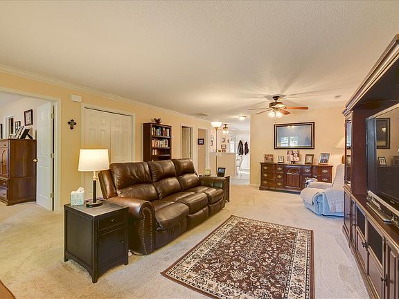 3rd image of 715 Cedar Ln Unit 131