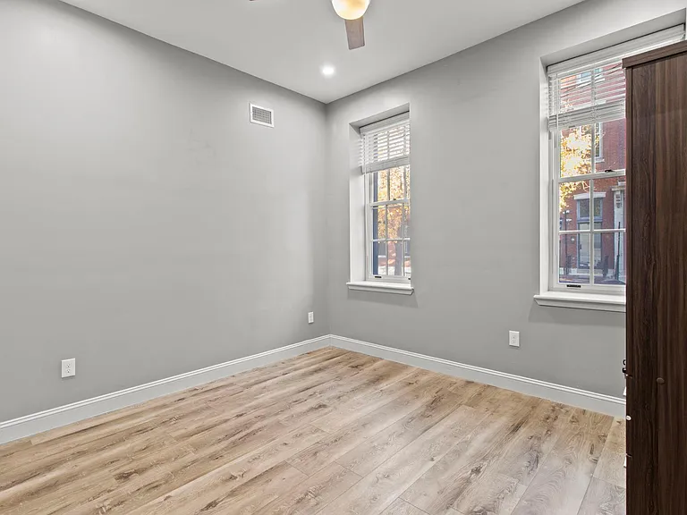 418 S 15th St #1F — Photo 10