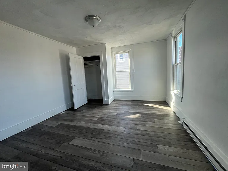 762 Broad St #UPPER A — Photo 10