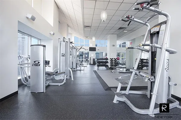 Rented by R New York | media 28