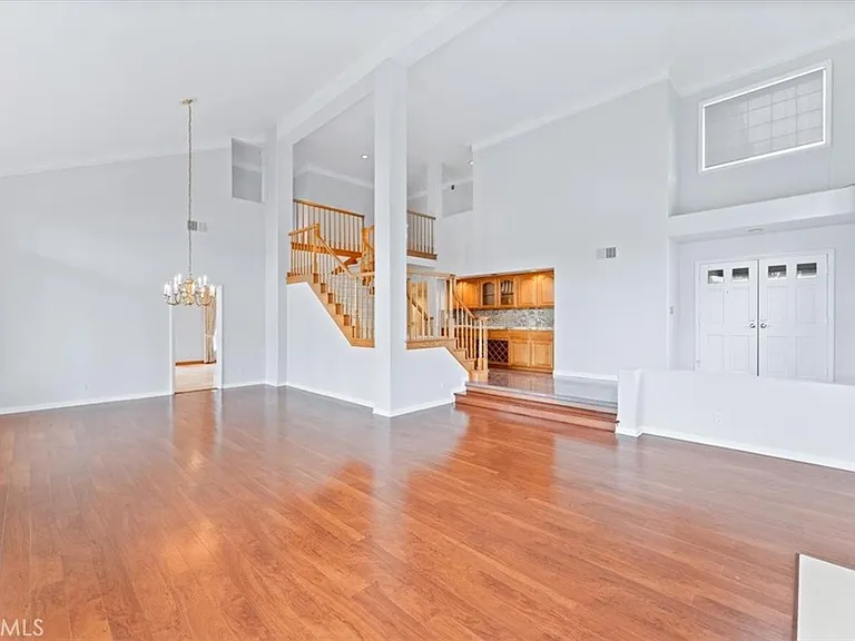 2634 N Waterford St — Photo 3