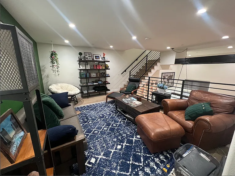 5019 Maplewood Ave #105 — Photo 29