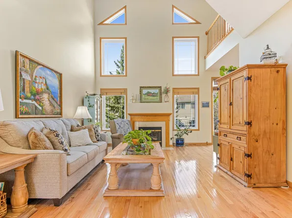 6713 158th St W, Apple Valley, MN 55124