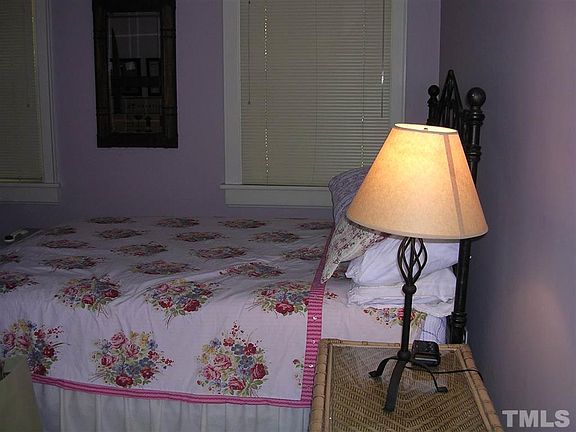 3rd image of 12 Henderson St #12