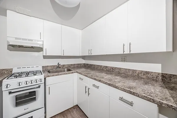 Rented by Kole Group | media 5