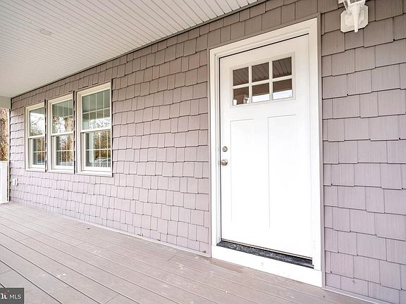 4th image of 1581 Partridge St