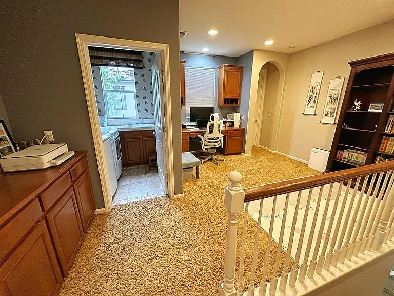 1388 Thornbury Ln — Photo 8