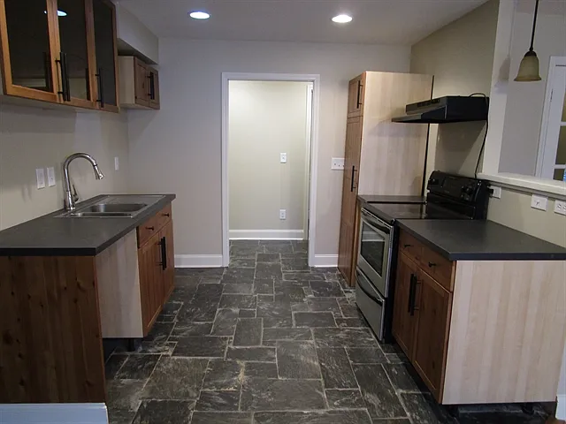 406 Howell Xing — Photo 24