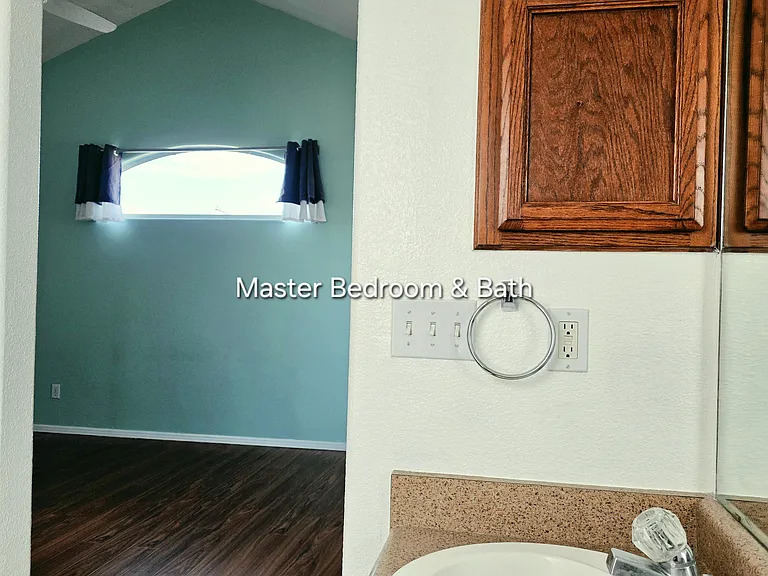 1270 Fountain Loop — Photo 12