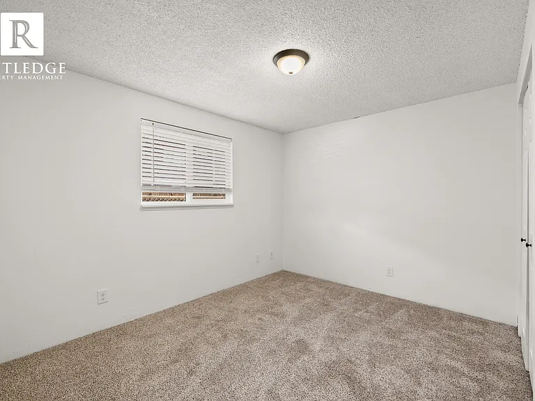 2250 Crater Lake Ave #5 — Photo 9