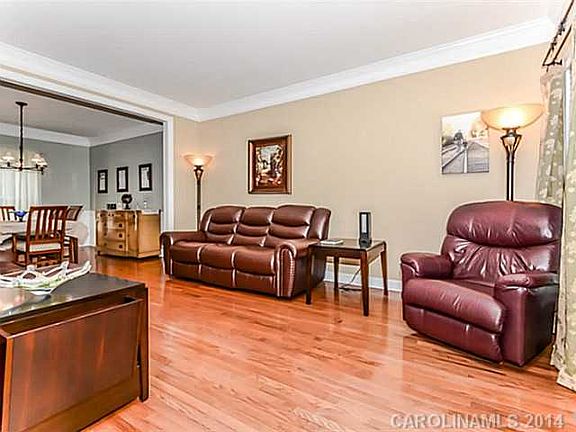 4th image of 10350 Gunnison Ln