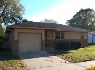 304 E Oak St, Clinton, MO 64735