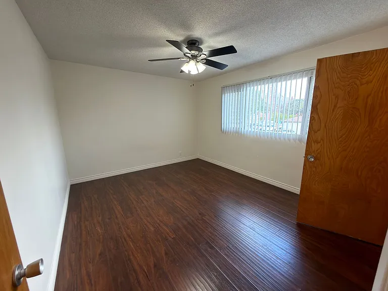 304 E Almond Ave — Photo 14
