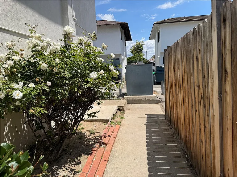 619 S Cypress St #B — Photo 15