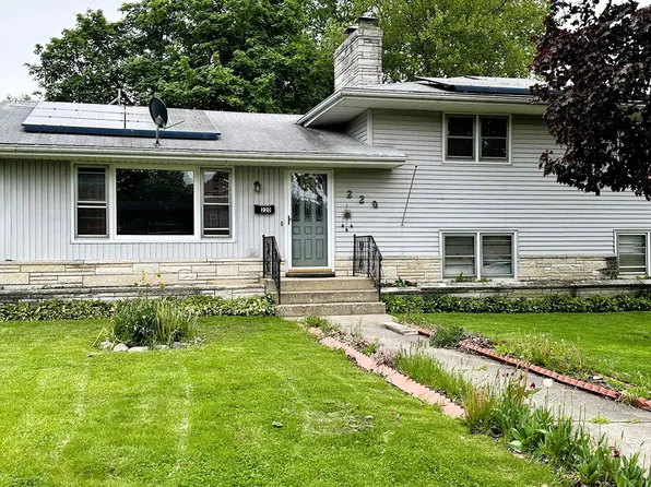 220 Beacon Dr, Belvidere, IL 61008