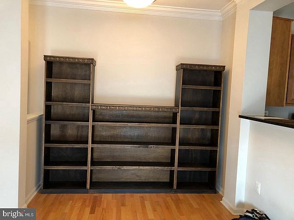 4th image of 4850 Eisenhower Ave Unit 424
