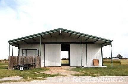 MARE BAR : 6 Stalls Washrack Tack Room