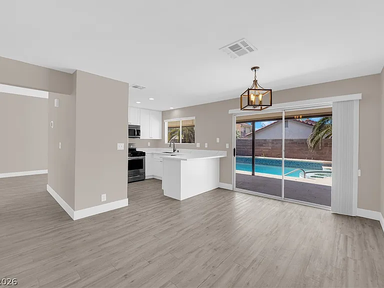 7727 Scoby Ct — Photo 10