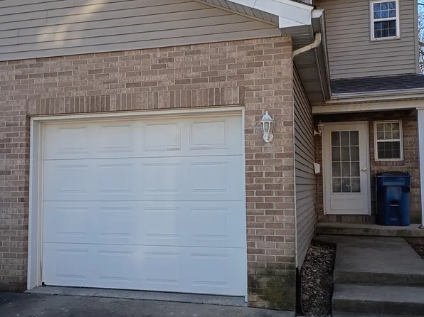 812 7th St, Peru, IL 61354