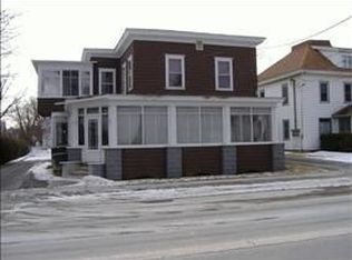 37 Pratt St, Rouses Pt, NY 12979