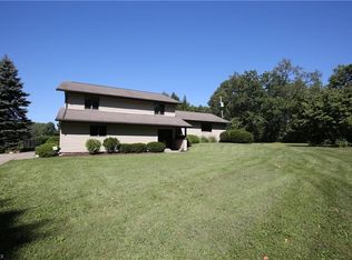 1191 Center Rd, Hinckley, OH 44233