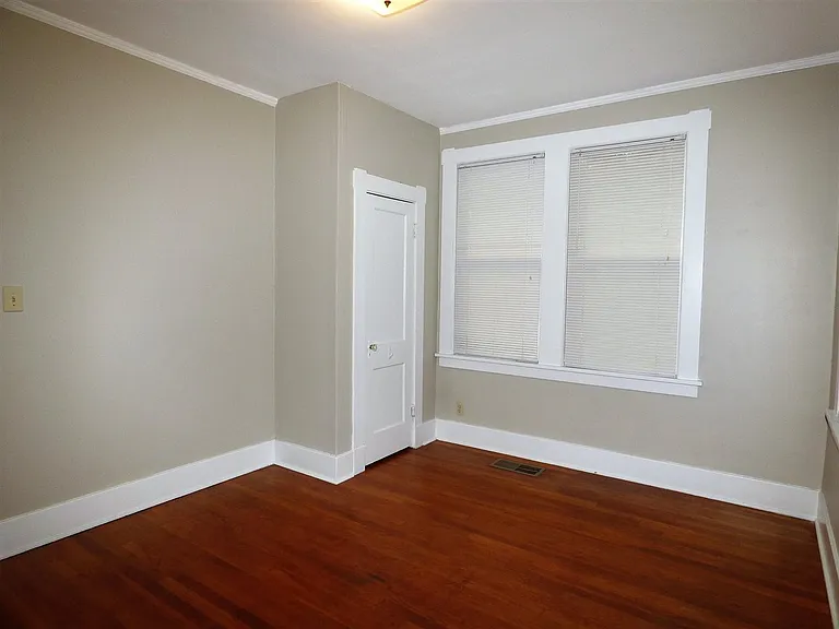 447 Dickinson St — Photo 12