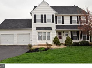 15 Annette Dr, Royersford, PA 19468