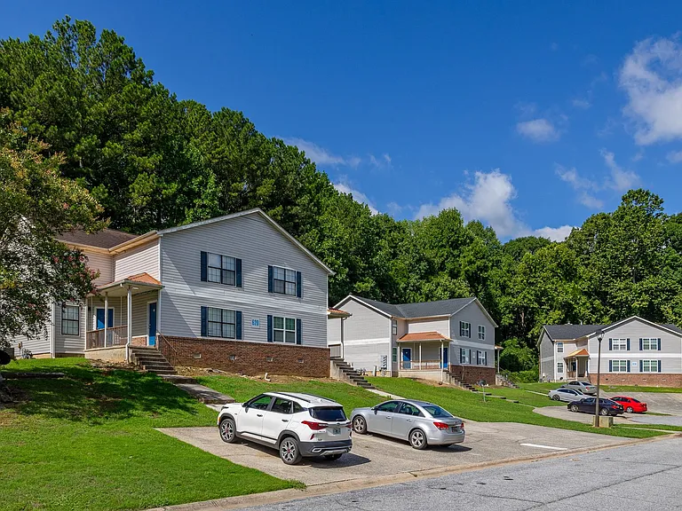 Briarhill 563 Apartments — Photo 4