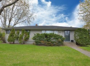 5206 Holiday Rd, Minnetonka, MN 55345