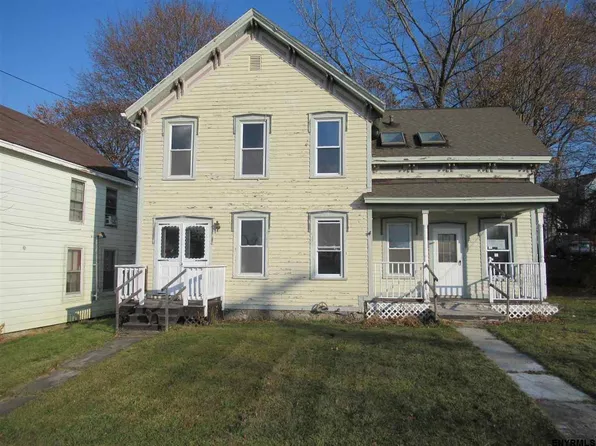 12 Ball St, Hoosick Falls, NY 12090