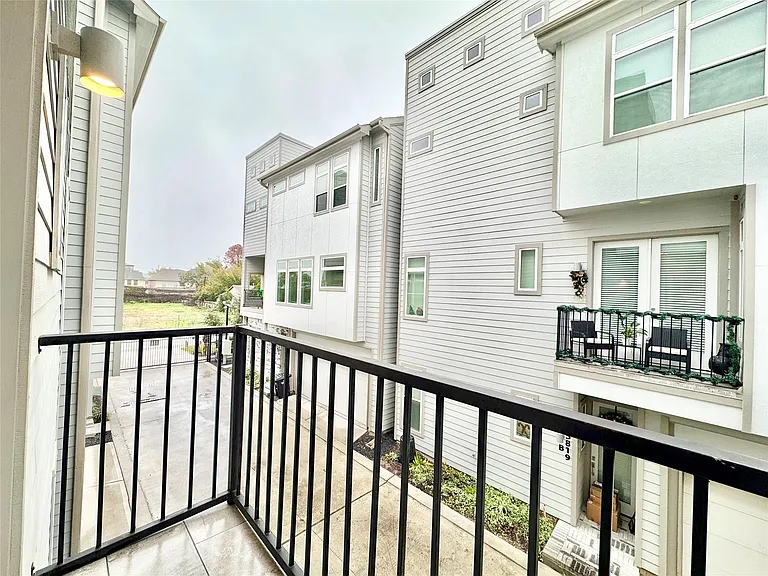 5815 Fairdale Ln #B — Photo 10