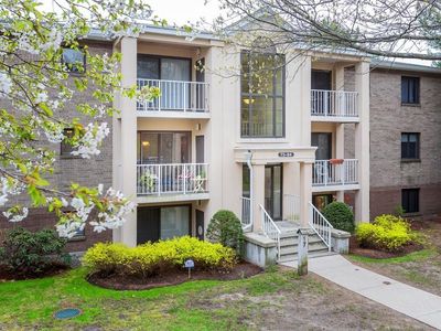 17 Bourbon St APT 77, Peabody, MA, 01960