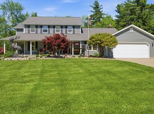 5343 Oakridge Dr, Hamburg, NY 14075