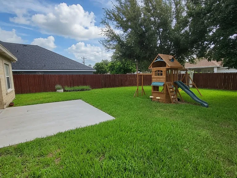 3714 Illeana St — Photo 16