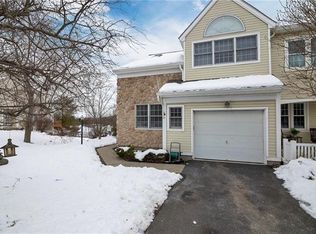71 Spruce Ridge Dr, Fishkill, NY 12524