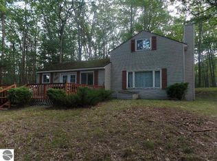 3224 Lakeview Dr, Harrison, MI 48625