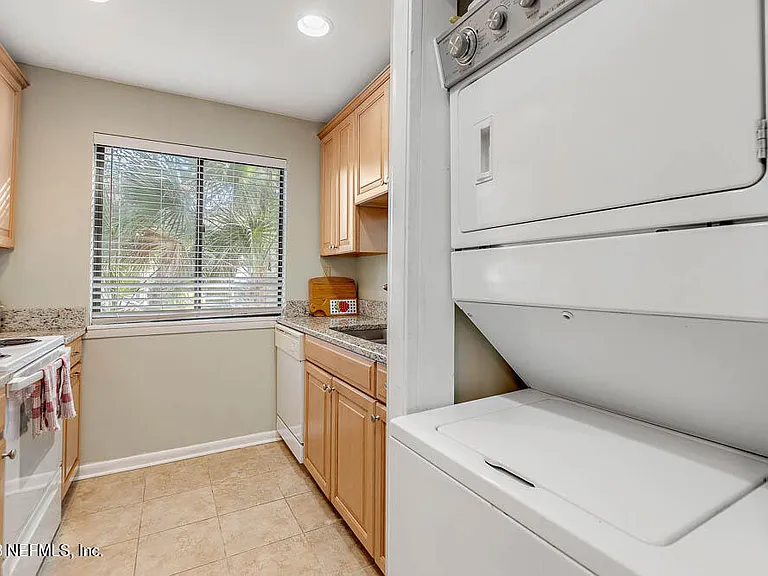 741 Spinnakers Reach Dr — Photo 8