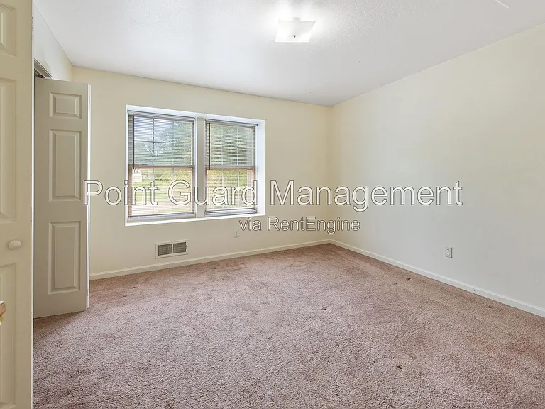 321 W South Ave — Photo 46