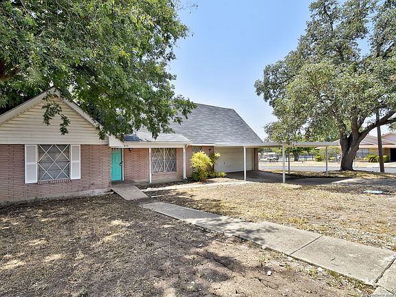 3rd image of 810 COBBLE DR