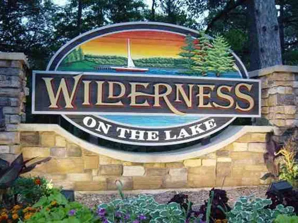 350 East Hiawatha Drive #327, Lake Delton, WI 53940