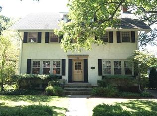 396 Hawthorn Ln, Winnetka, IL 60093