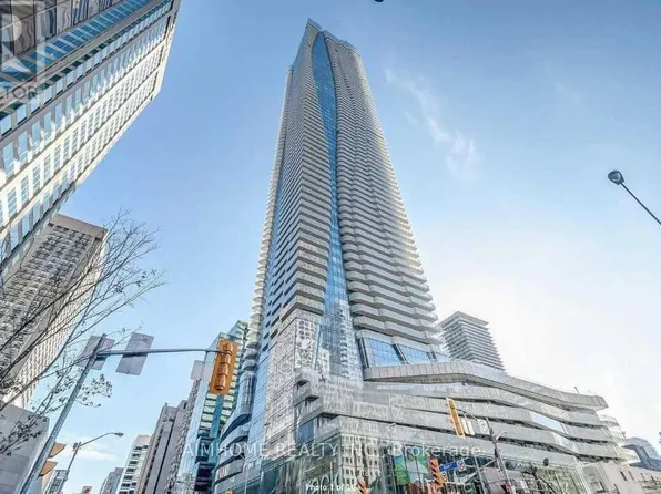 1 Bloor St E #2808, Toronto, ON M4W 0A8